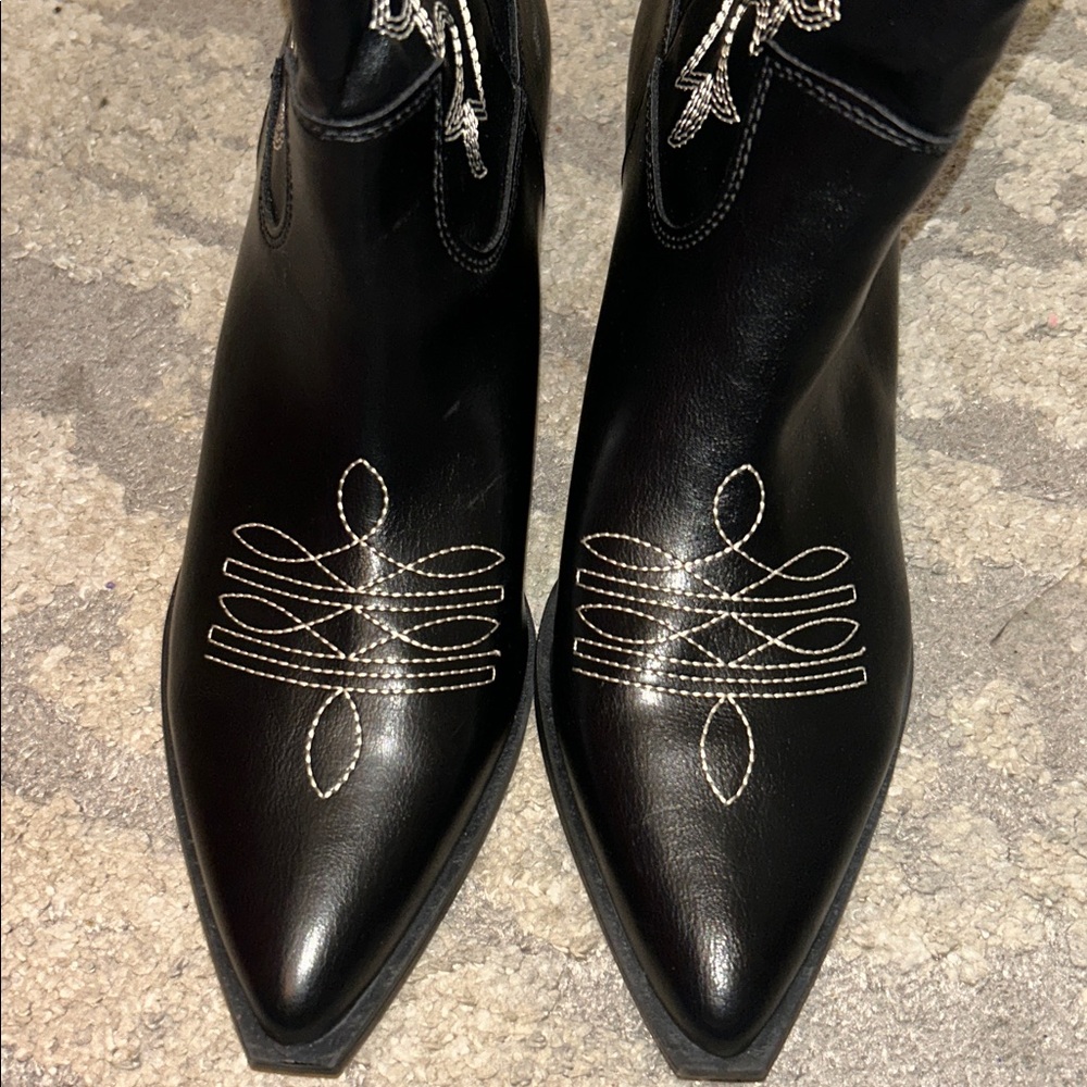 Black Western Embroidered Women's Boots